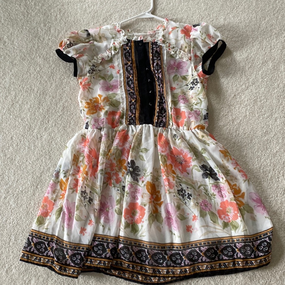Nick & Mo floral dress. Worn once, in like new condition. Size: Medium